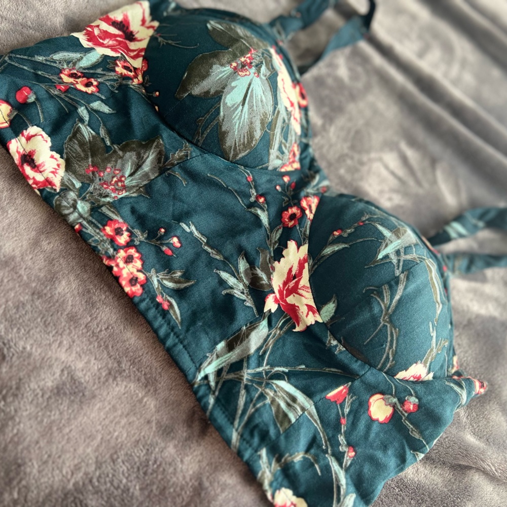 Flower top b.o.g collective size medium